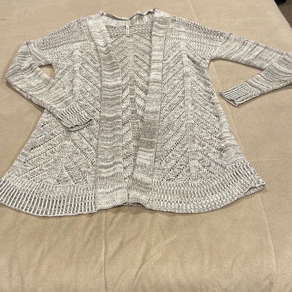 Leo & Nicale Open Long Sleeve Sweater Vest - M - Picture 9 of 9